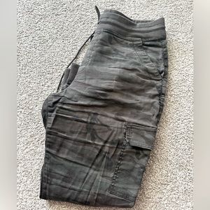 Women’s Level 99 camo cargo pant